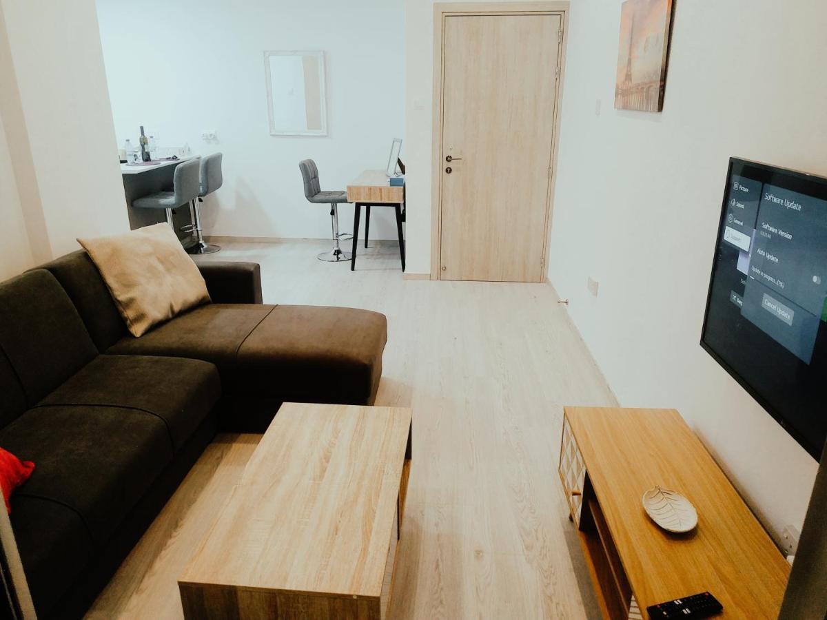 Charming Holiday Retreat Kato Paphos Apt 400M To The Beach Luaran gambar