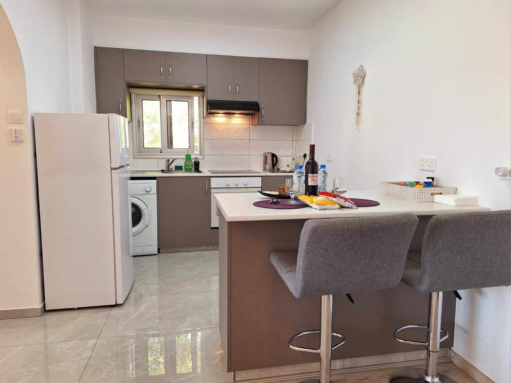 Charming Holiday Retreat Kato Paphos Apt 400M To The Beach Luaran gambar