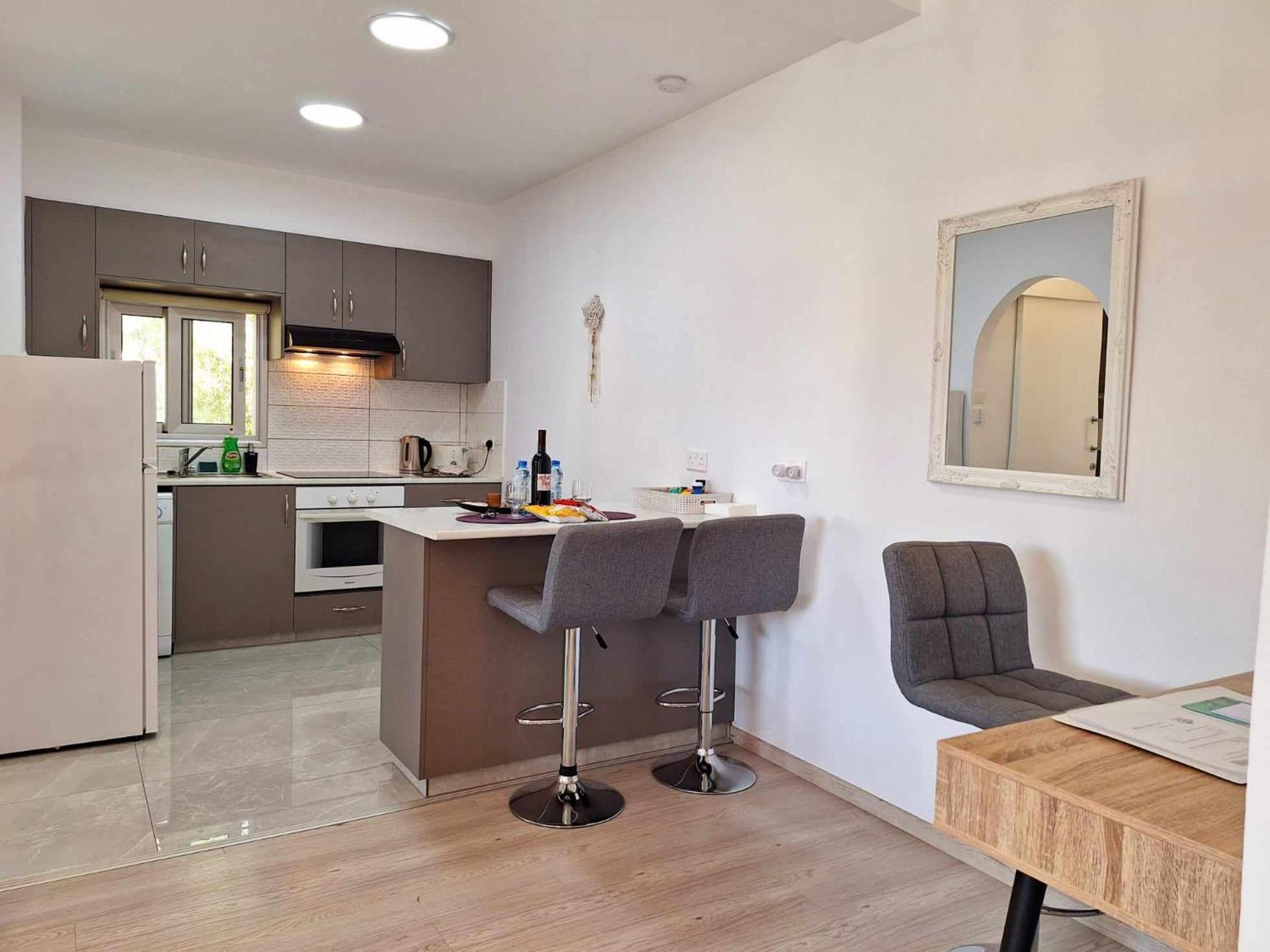 Charming Holiday Retreat Kato Paphos Apt 400M To The Beach Luaran gambar