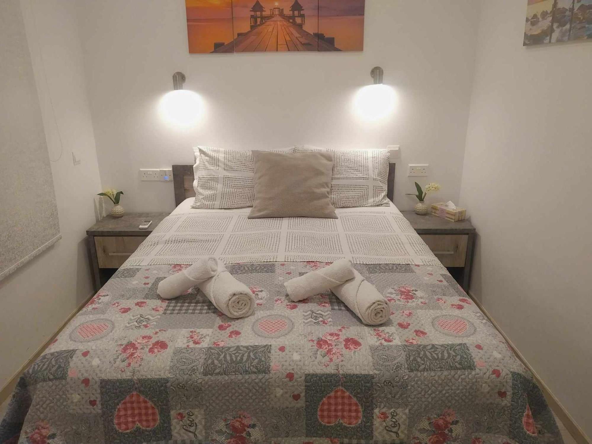 Charming Holiday Retreat Kato Paphos Apt 400M To The Beach Luaran gambar