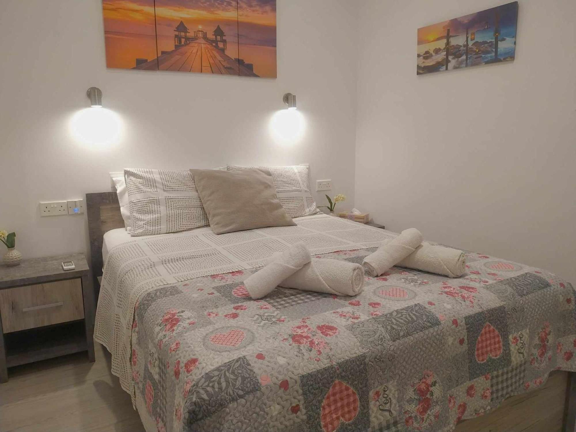 Charming Holiday Retreat Kato Paphos Apt 400M To The Beach Luaran gambar