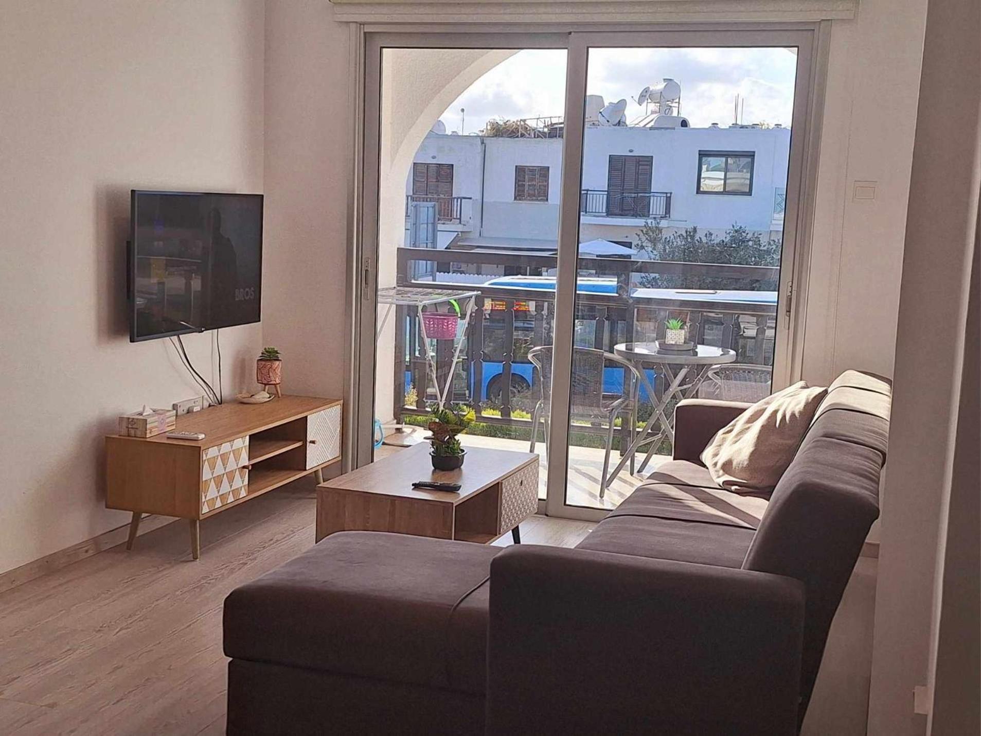 Charming Holiday Retreat Kato Paphos Apt 400M To The Beach Luaran gambar