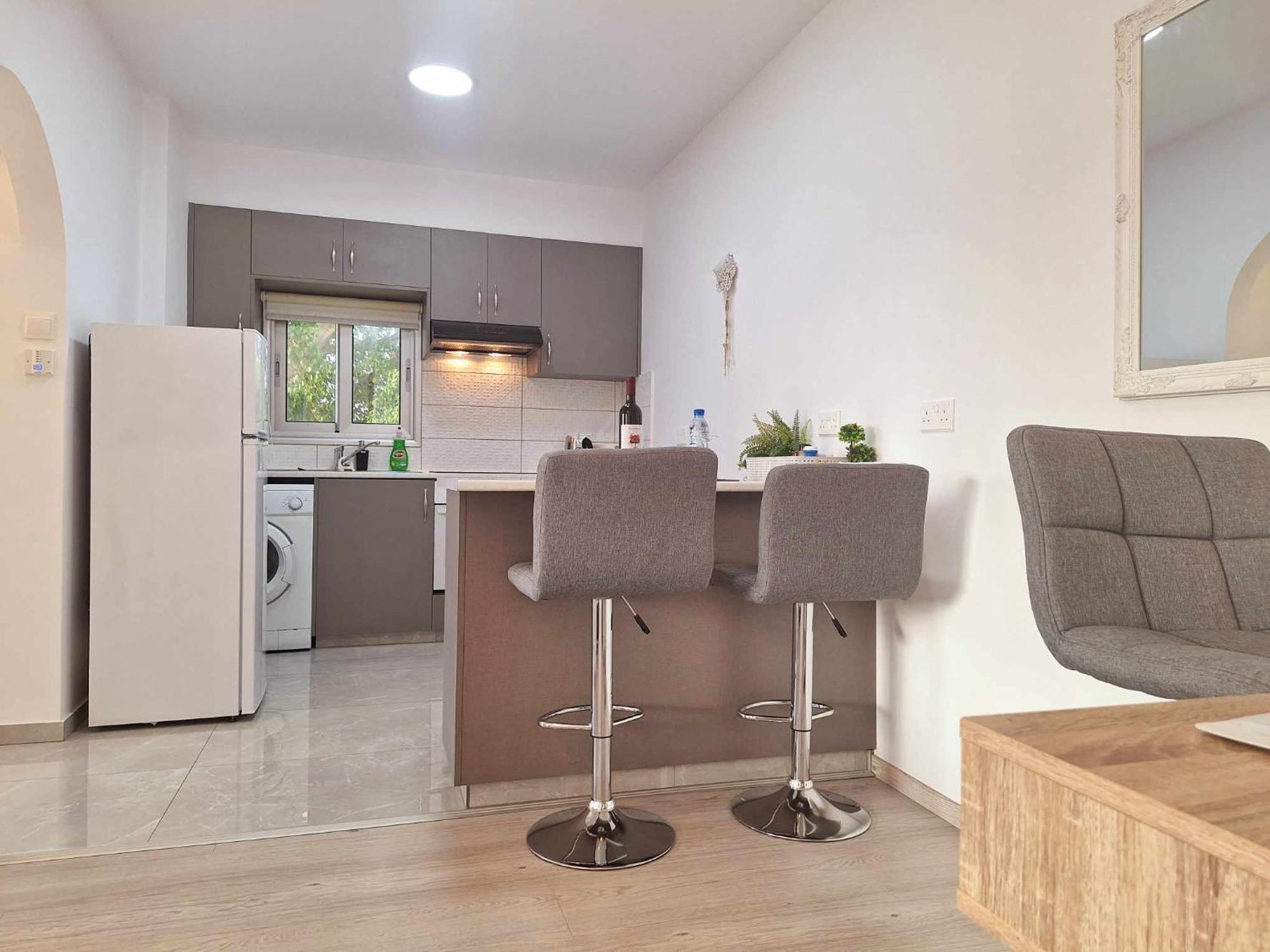Charming Holiday Retreat Kato Paphos Apt 400M To The Beach Luaran gambar