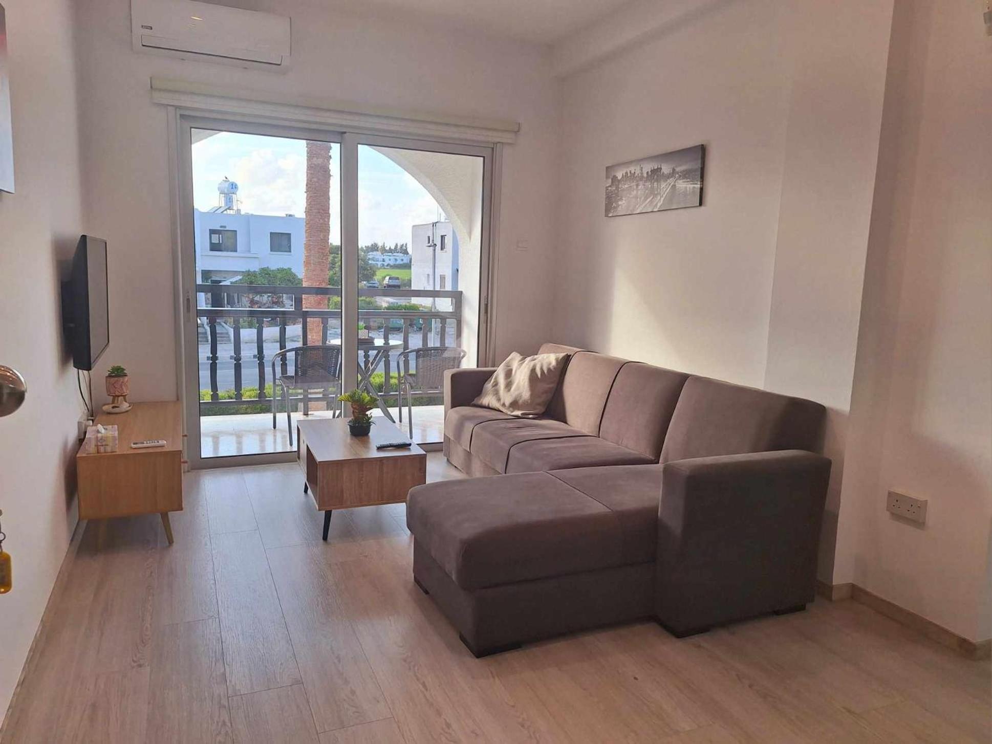 Charming Holiday Retreat Kato Paphos Apt 400M To The Beach Luaran gambar